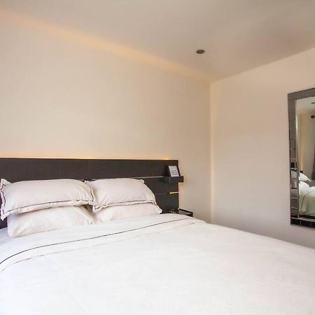 Three Bedroom House, Driveway, Bracknell Centre Εξωτερικό φωτογραφία
